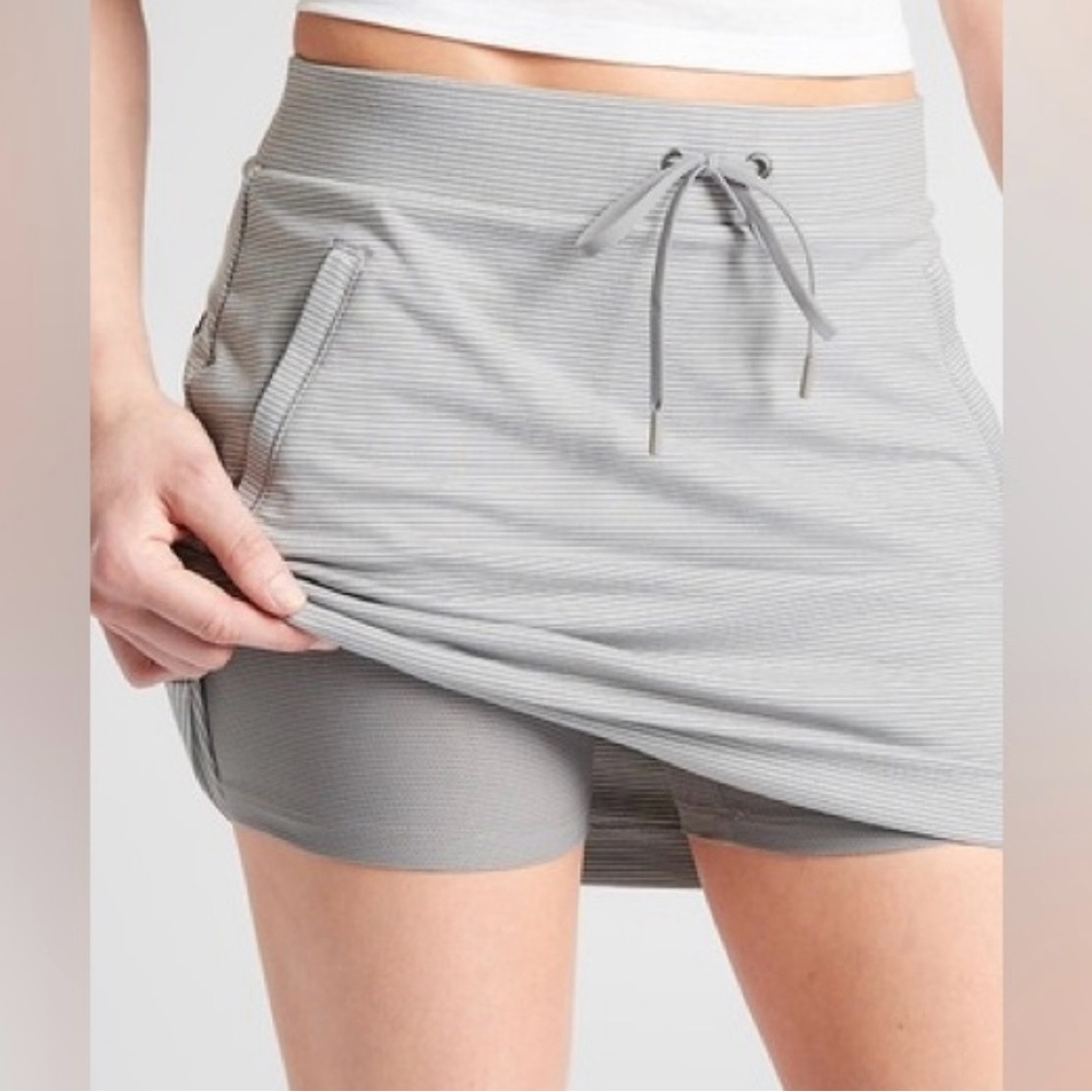 Athleta modern metro skort size medium